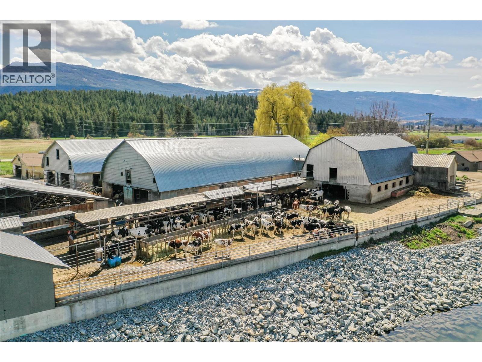 118 Enderby-grindrod Road. Enderby, British Columbia