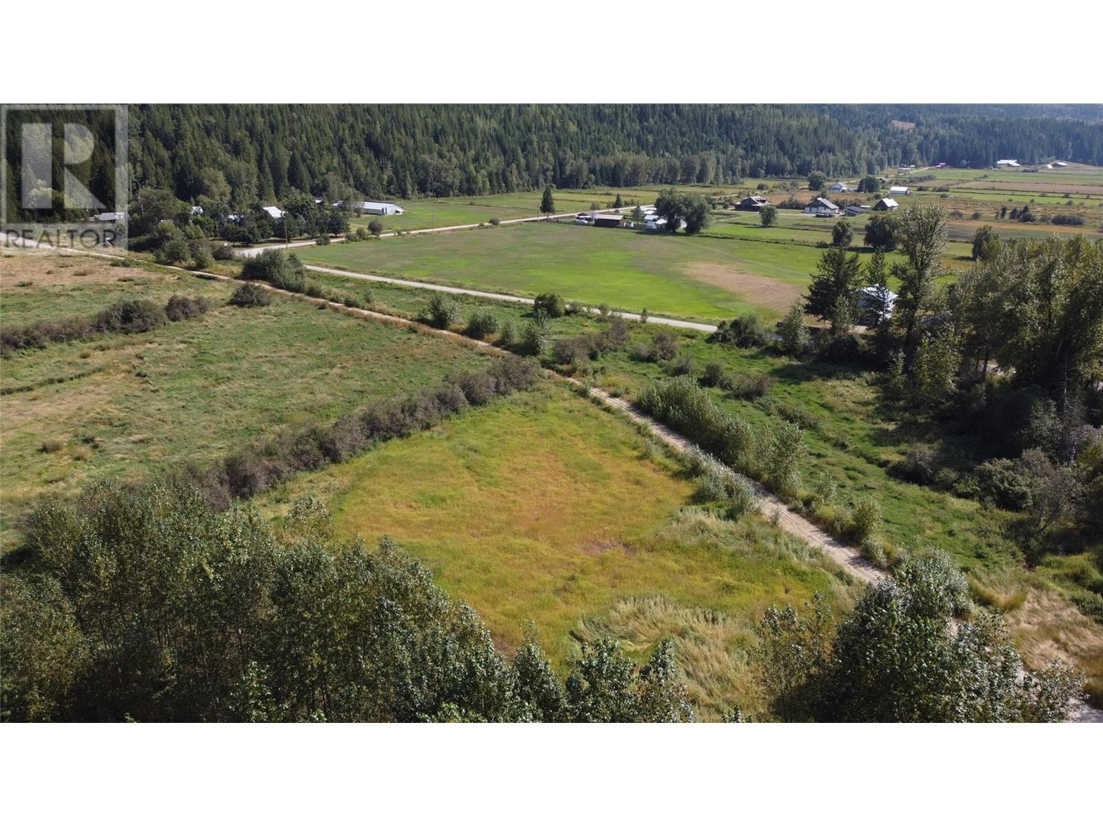 Lot 2 Oxbow Frontage Road. Malakwa, British Columbia