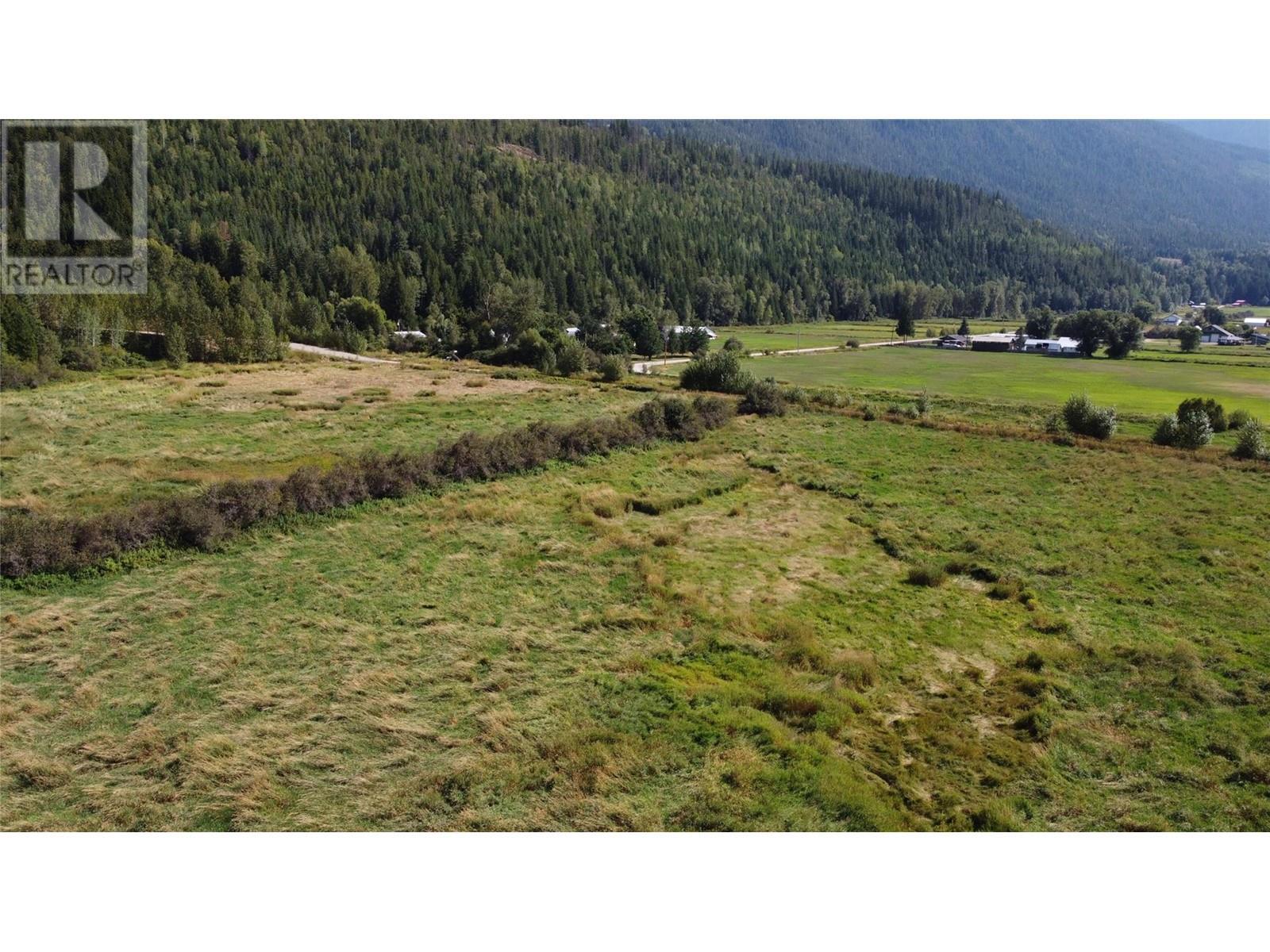 Lot 2 Oxbow Frontage Road. Malakwa, British Columbia