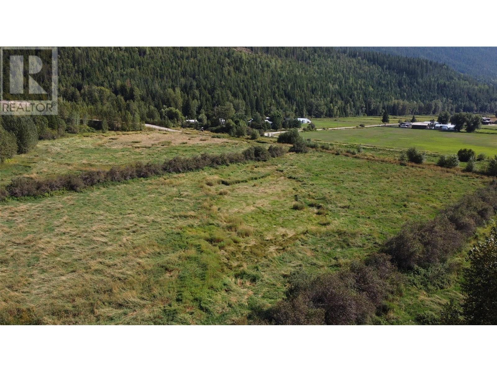 Lot 2 Oxbow Frontage Road. Malakwa, British Columbia