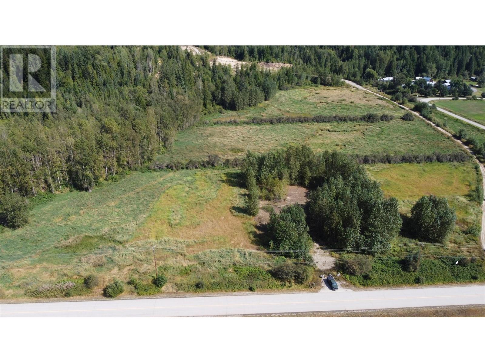 Lot 2 Oxbow Frontage Road. Malakwa, British Columbia