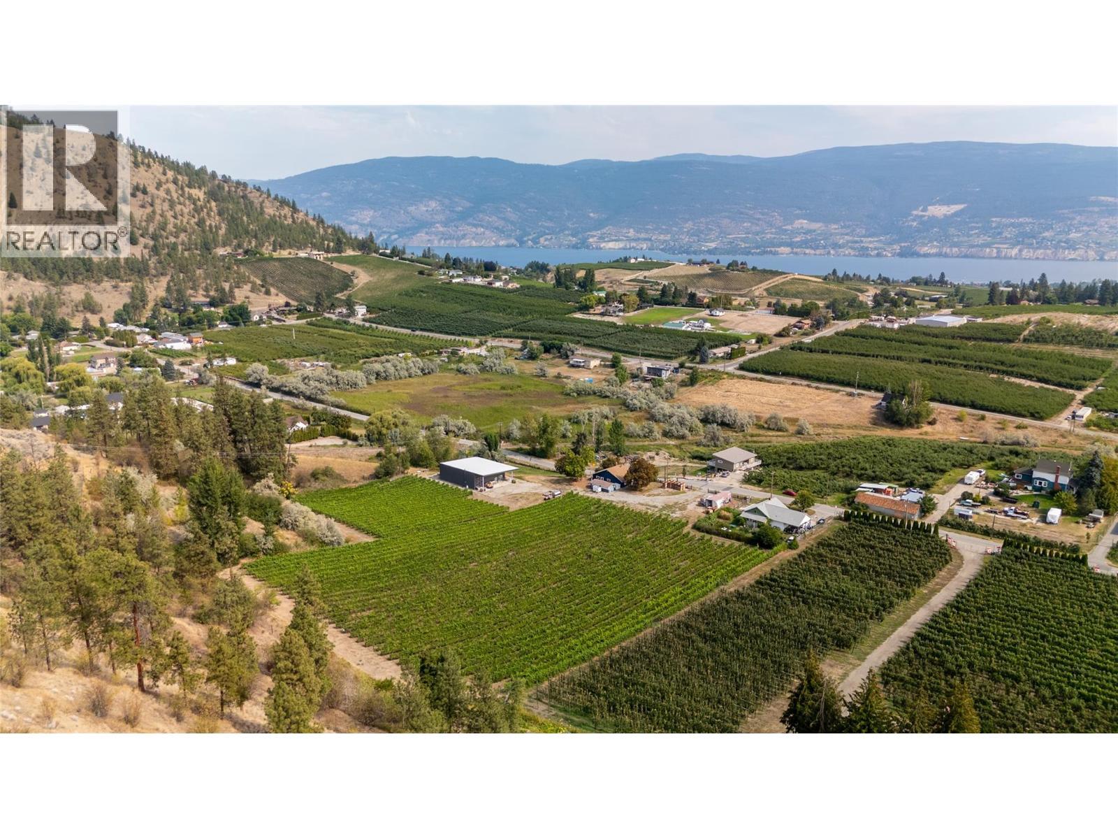 5214 Monro Avenue. Summerland, British Columbia