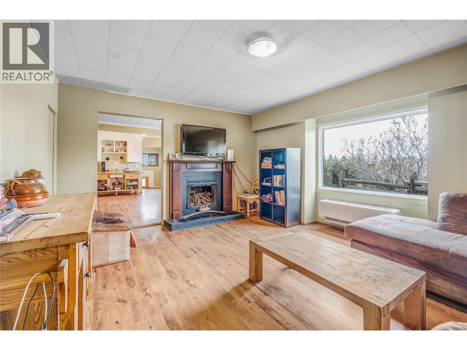 5214 Monro Avenue. Summerland, British Columbia