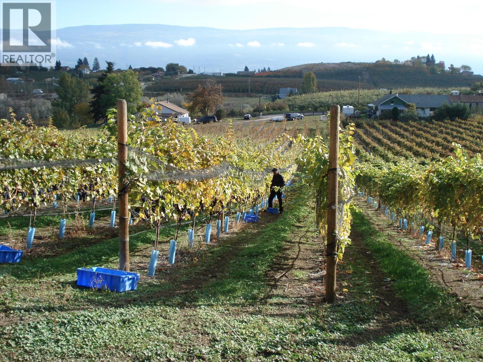 5214 Monro Avenue. Summerland, British Columbia