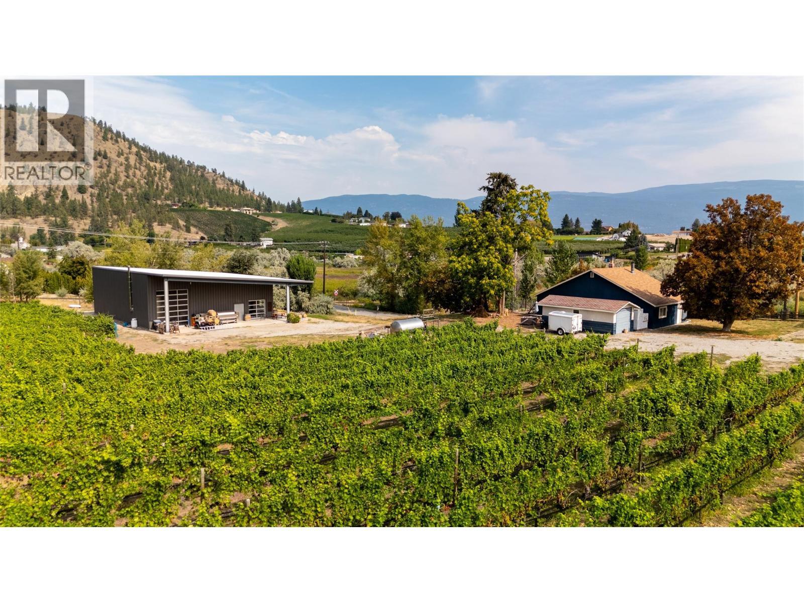 5214 Monro Avenue. Summerland, British Columbia