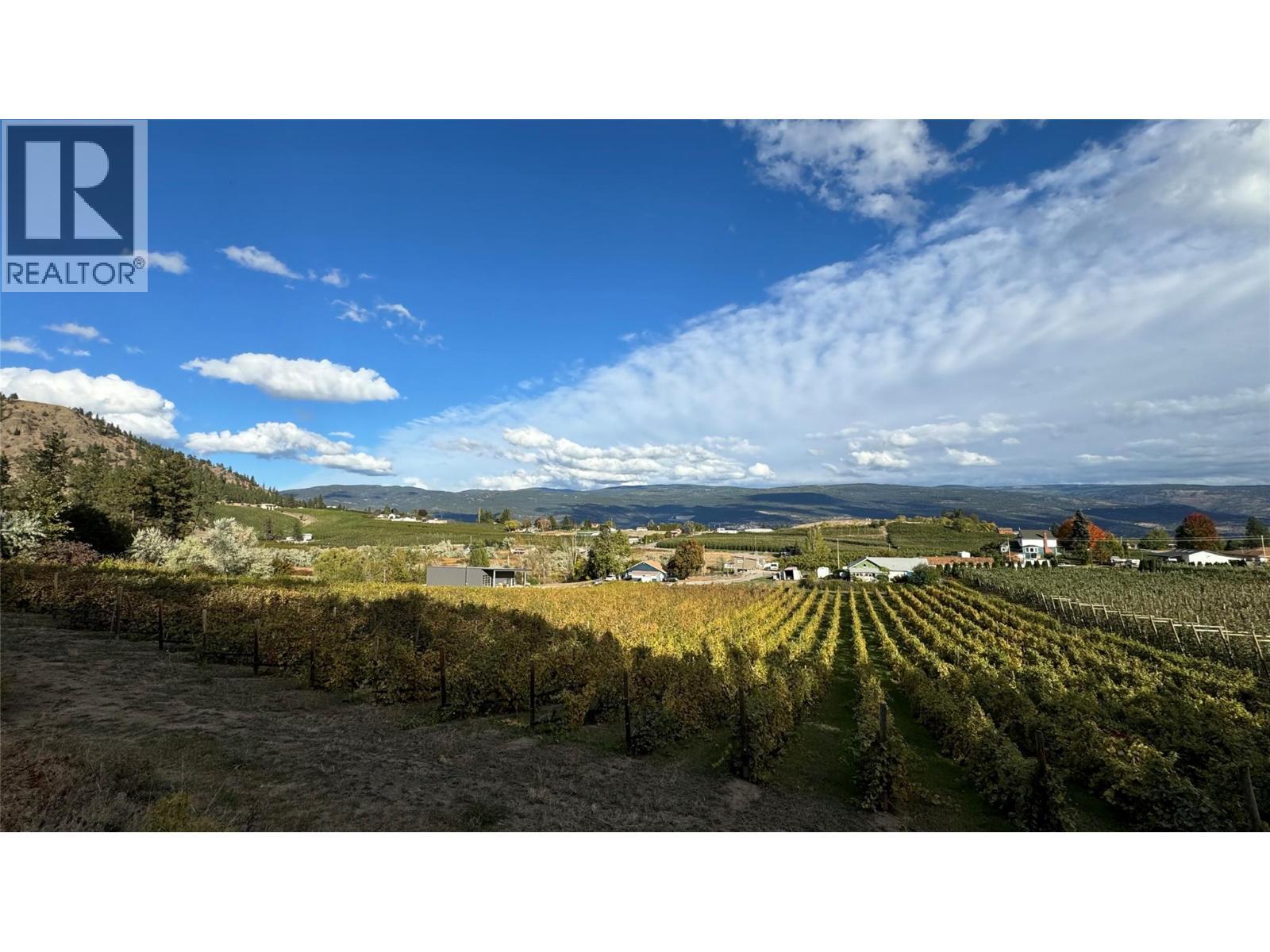 5214 Monro Avenue. Summerland, British Columbia