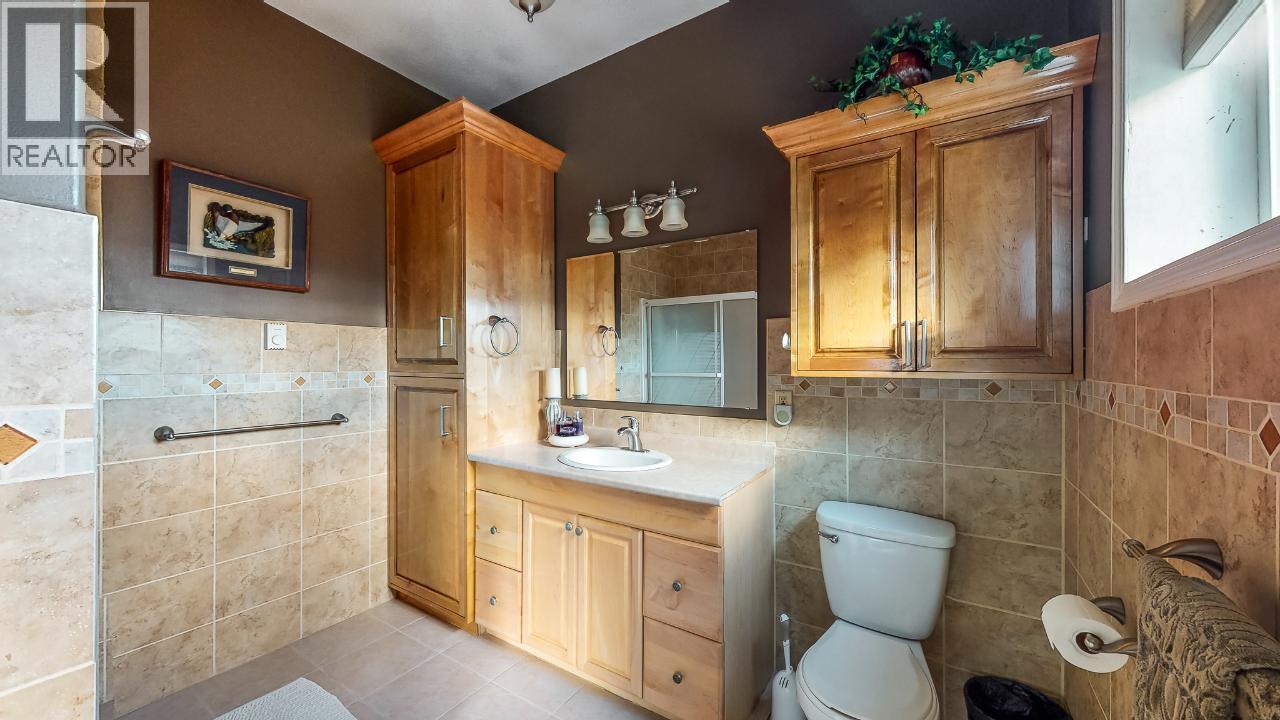 7231 Island Road. Oliver, British Columbia