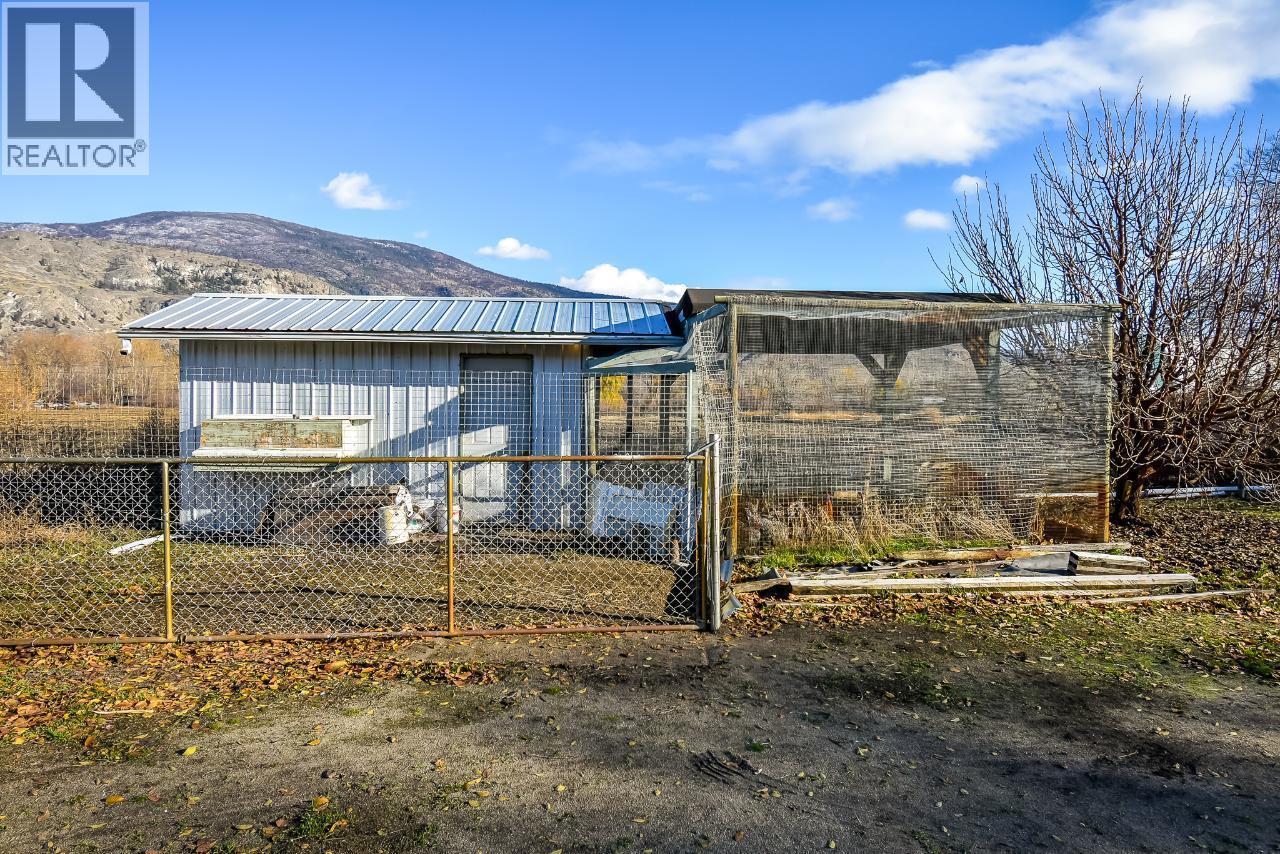 7231 Island Road. Oliver, British Columbia