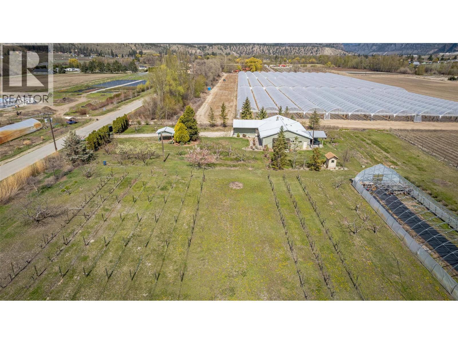 7231 Island Road. Oliver, British Columbia