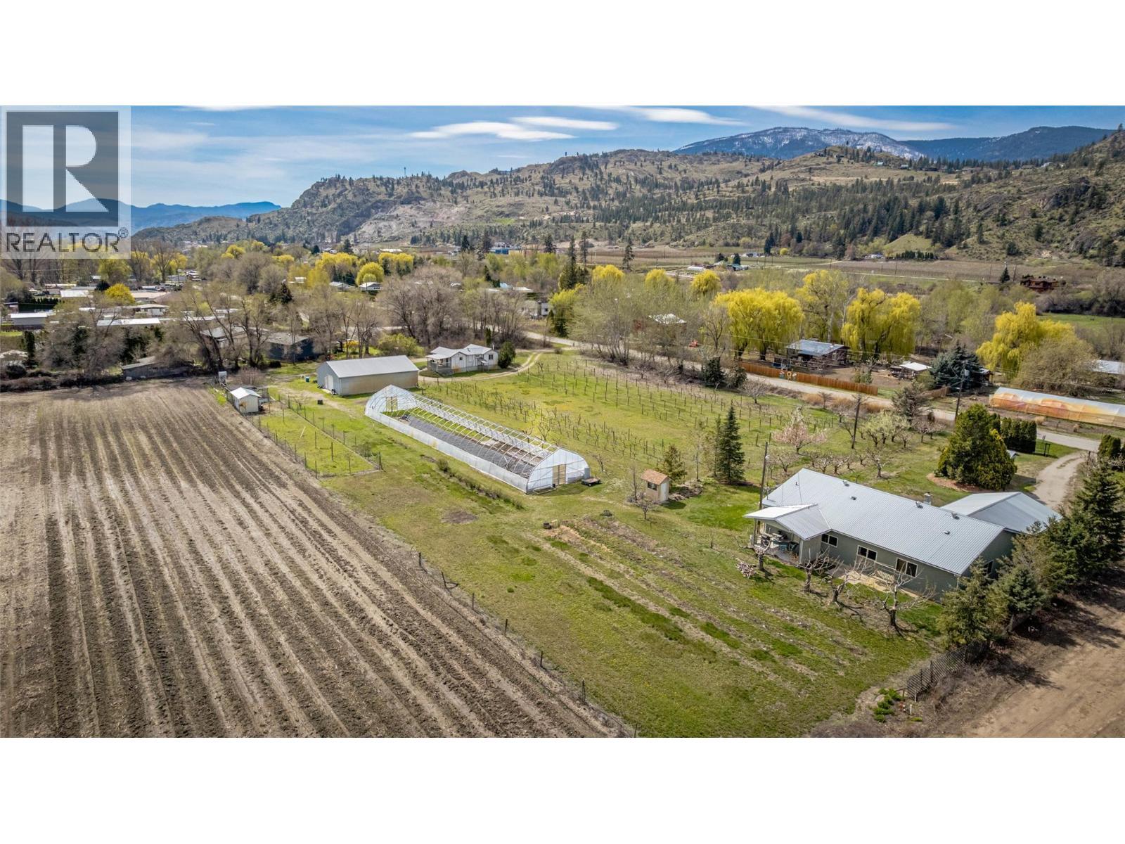 7231 Island Road. Oliver, British Columbia