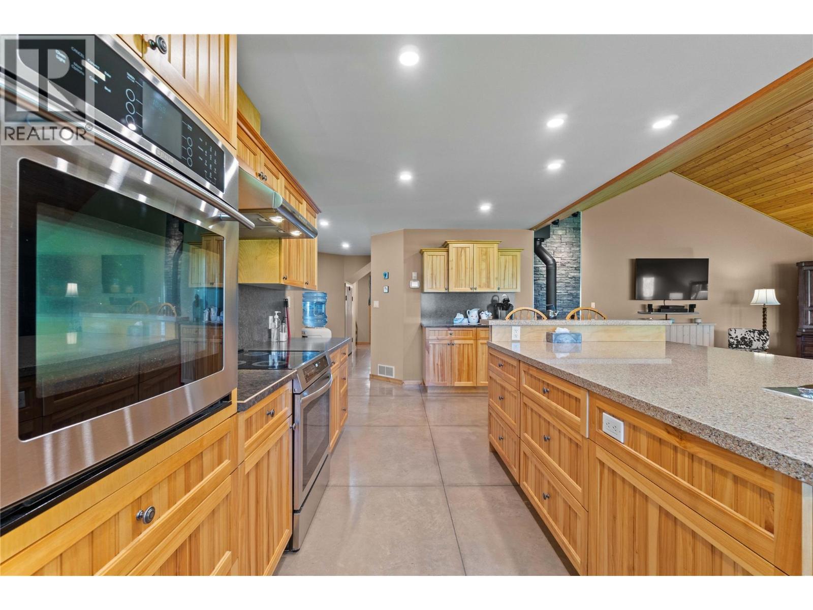 152 Salmon River Road. Salmon Arm, British Columbia