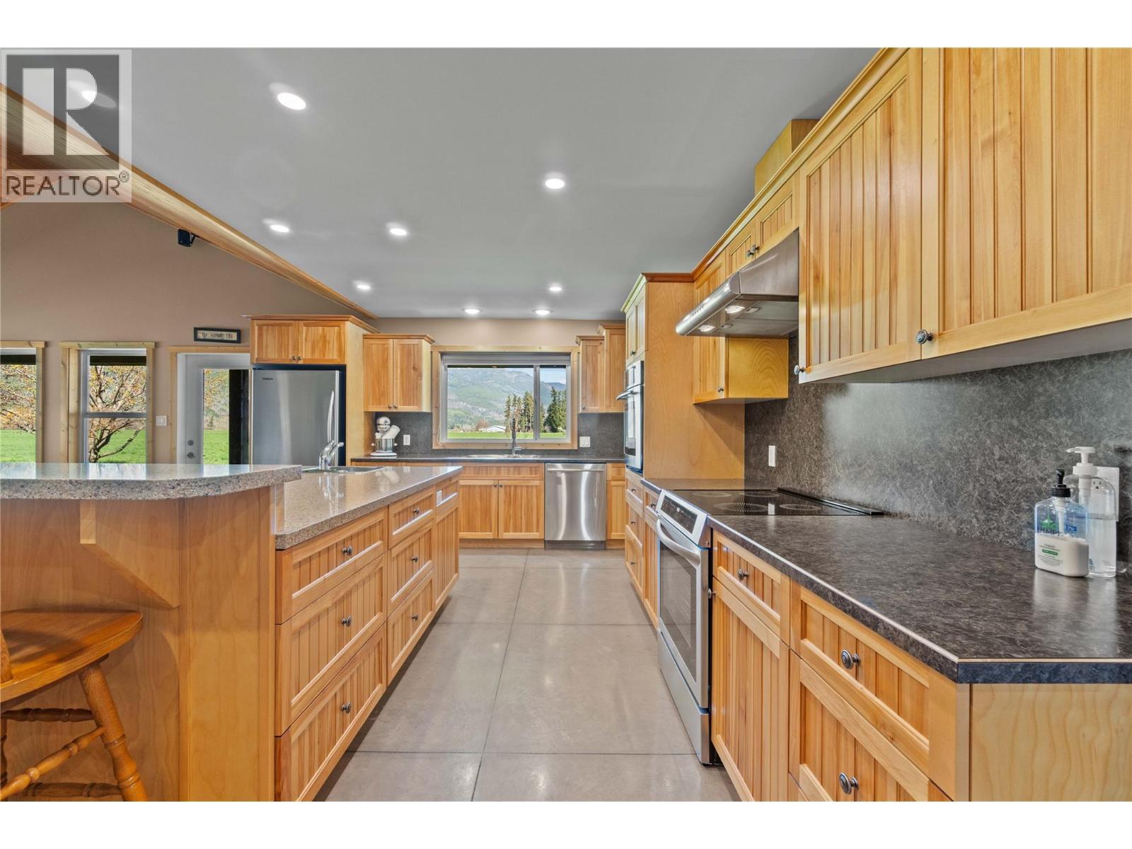 152 Salmon River Road. Salmon Arm, British Columbia