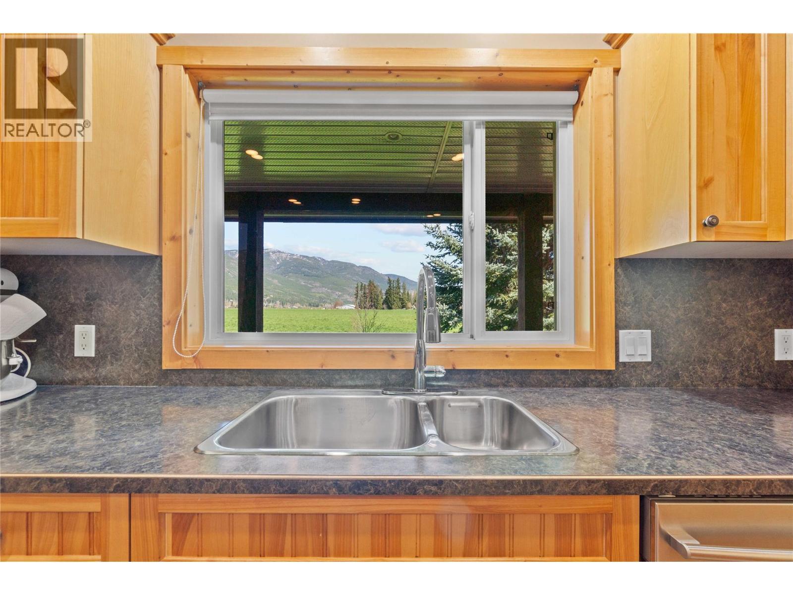 152 Salmon River Road. Salmon Arm, British Columbia