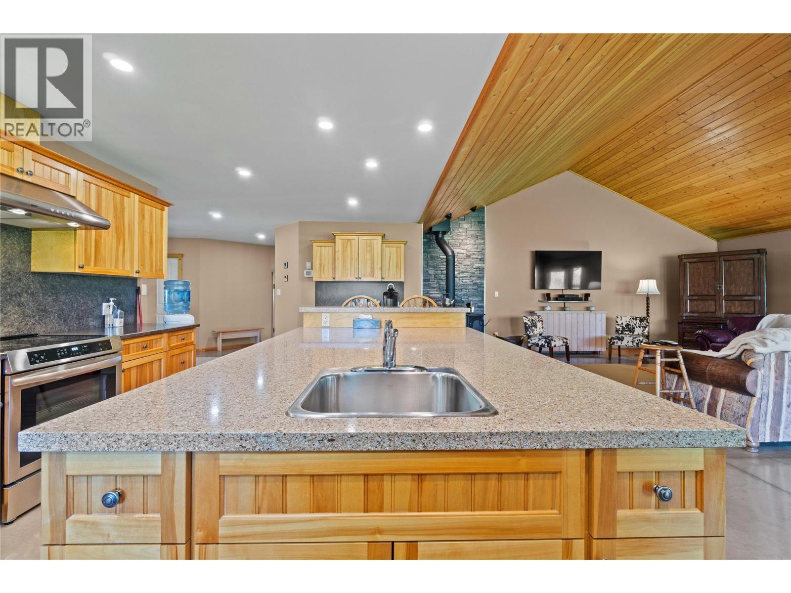 152 Salmon River Road. Salmon Arm, British Columbia