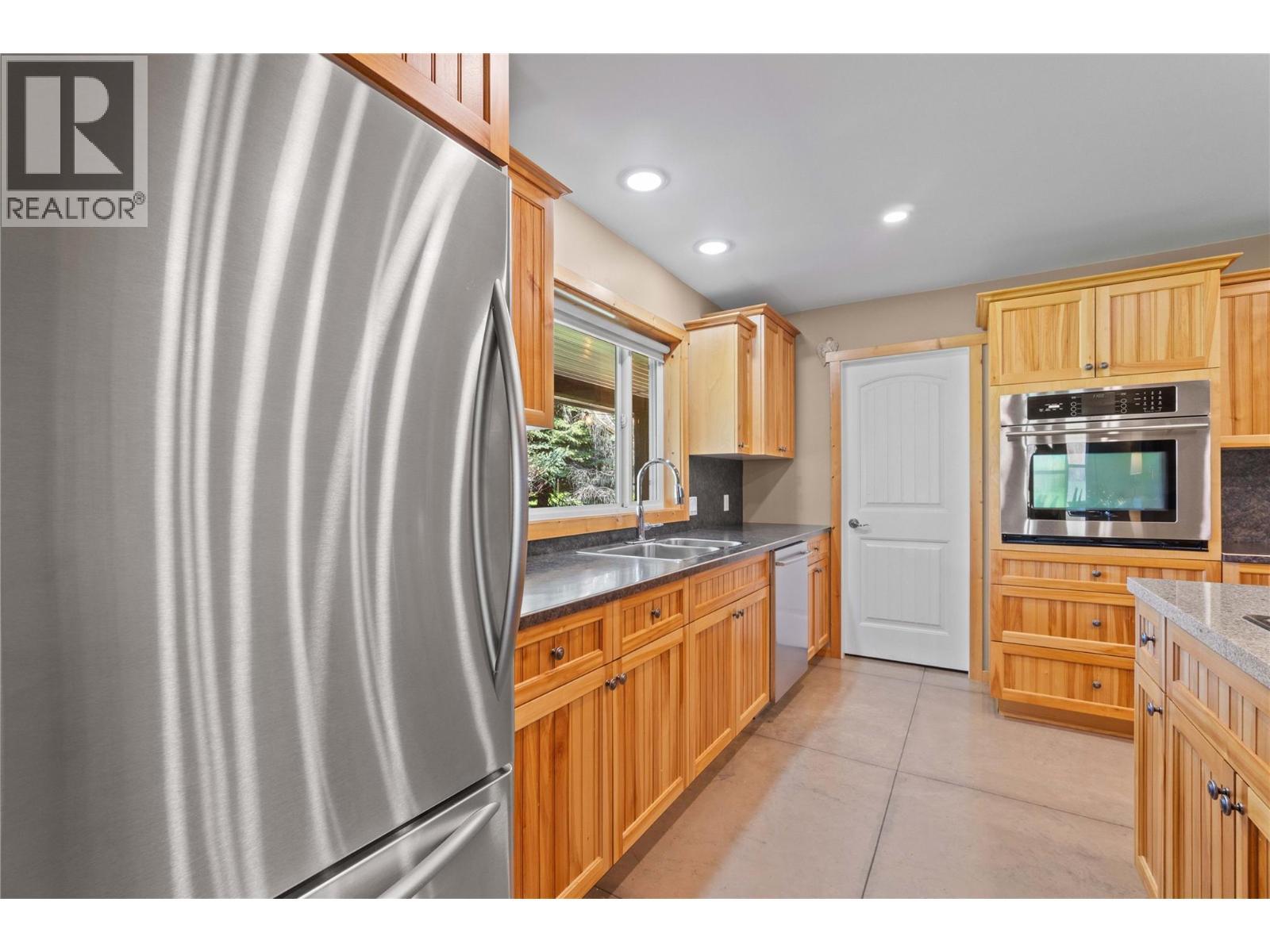 152 Salmon River Road. Salmon Arm, British Columbia