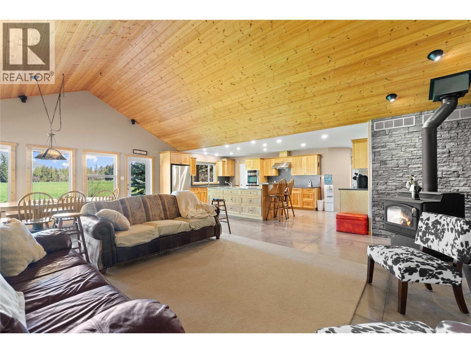 152 Salmon River Road. Salmon Arm, British Columbia