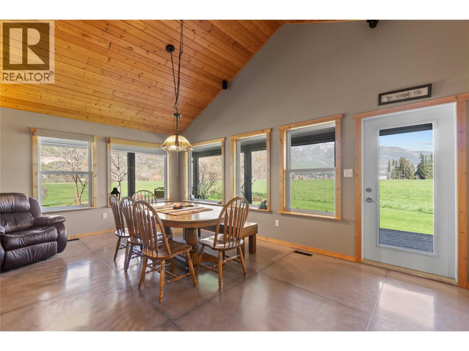 152 Salmon River Road. Salmon Arm, British Columbia