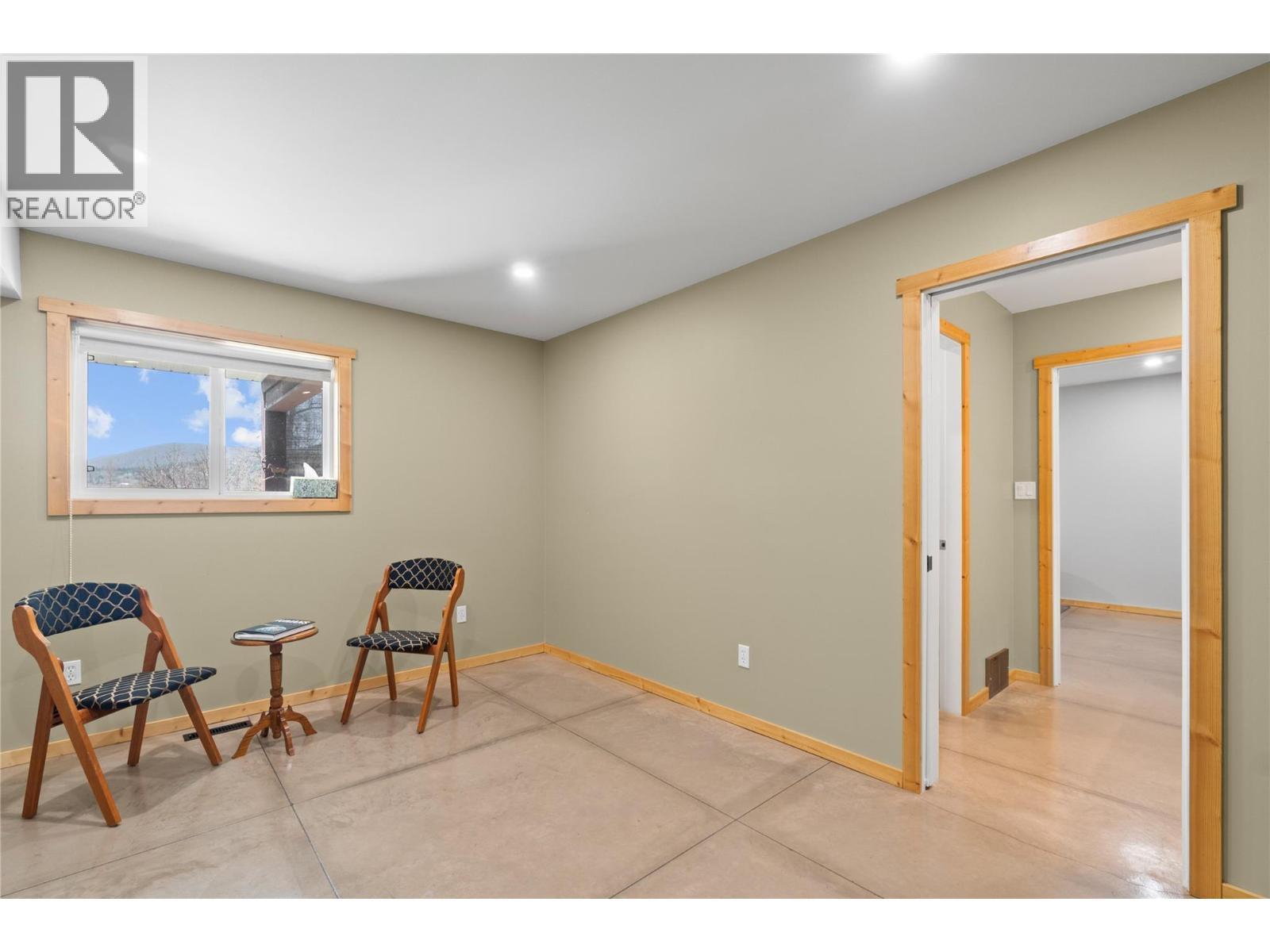 152 Salmon River Road. Salmon Arm, British Columbia