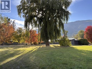 152 Salmon River Road. Salmon Arm, British Columbia