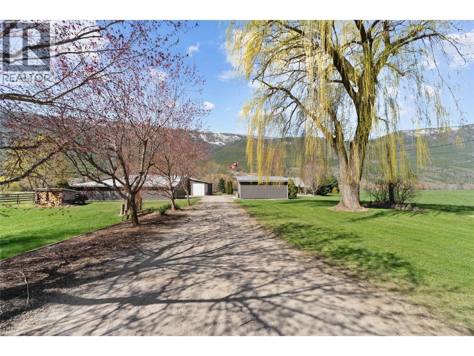 152 Salmon River Road. Salmon Arm, British Columbia