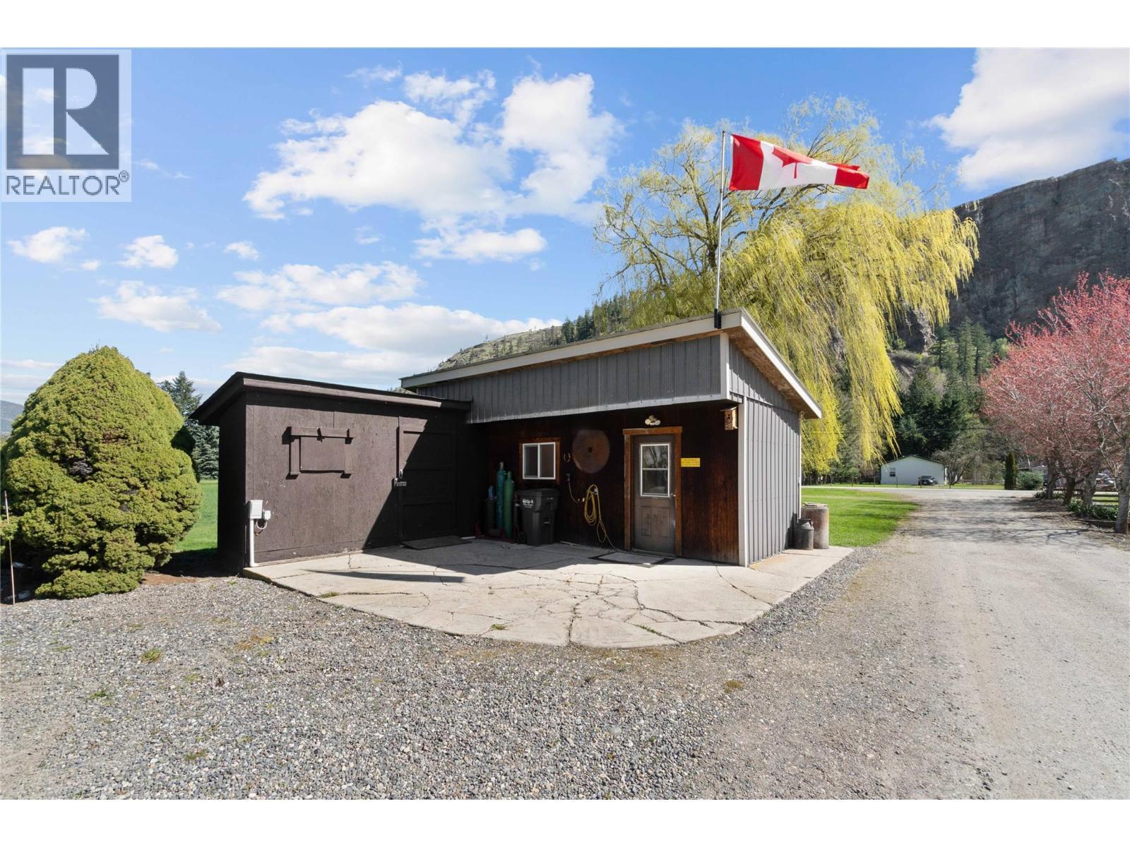 152 Salmon River Road. Salmon Arm, British Columbia