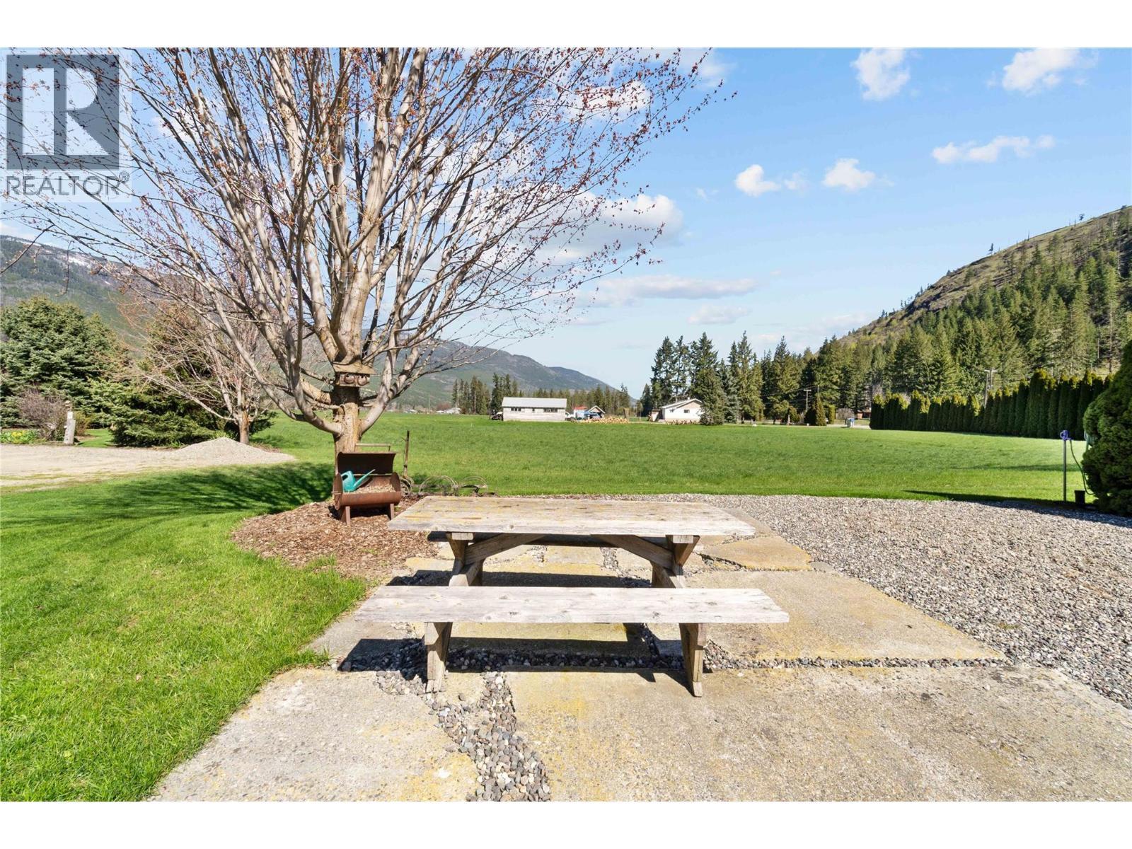 152 Salmon River Road. Salmon Arm, British Columbia