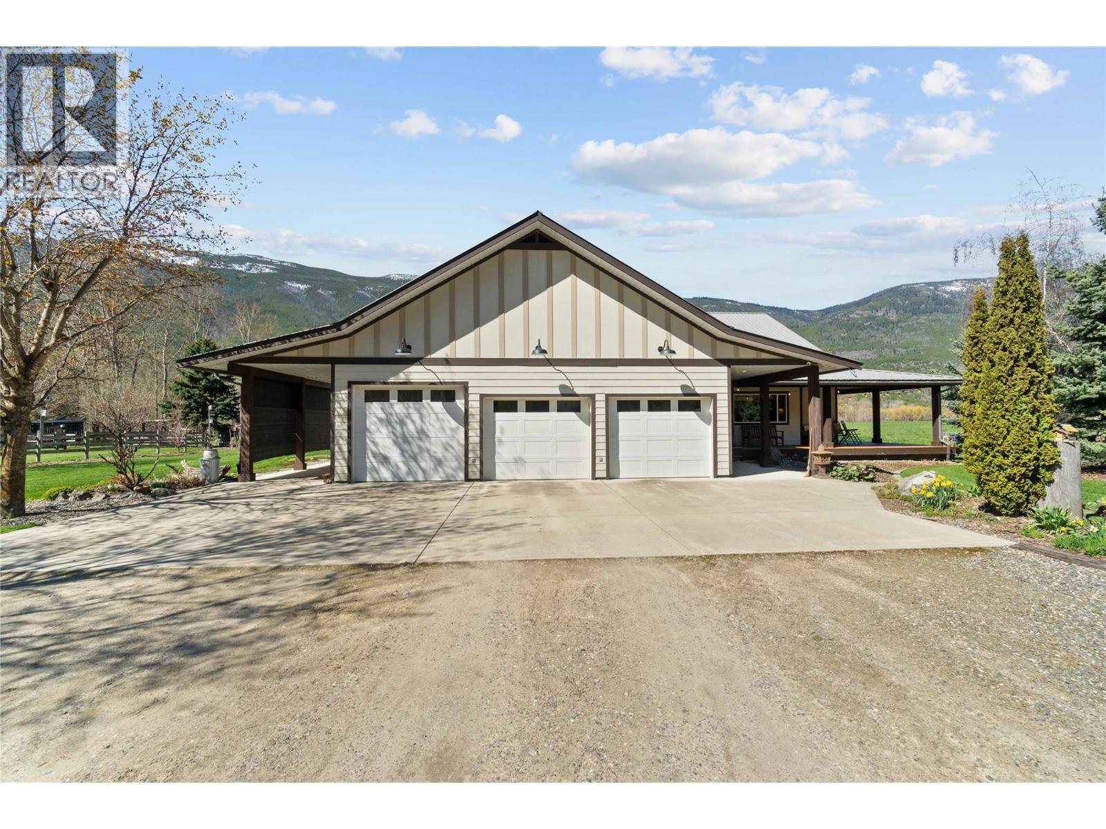 152 Salmon River Road. Salmon Arm, British Columbia