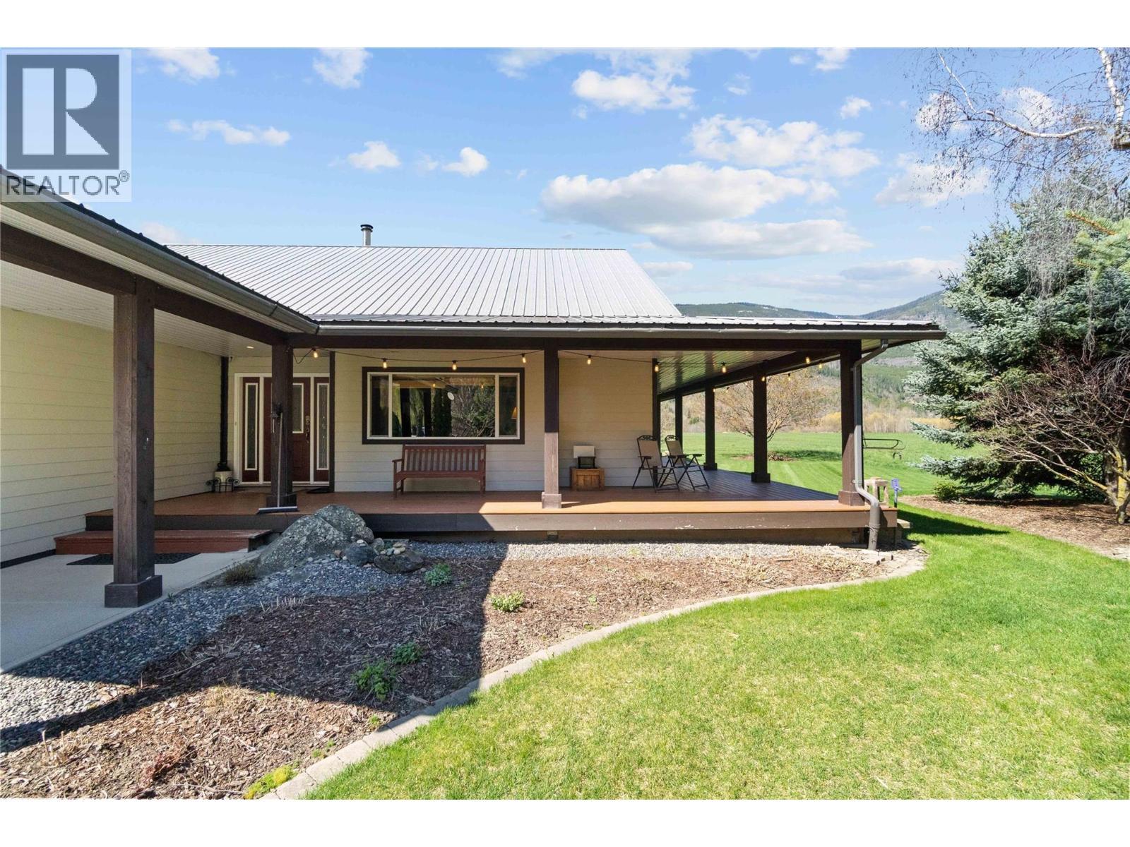 152 Salmon River Road. Salmon Arm, British Columbia