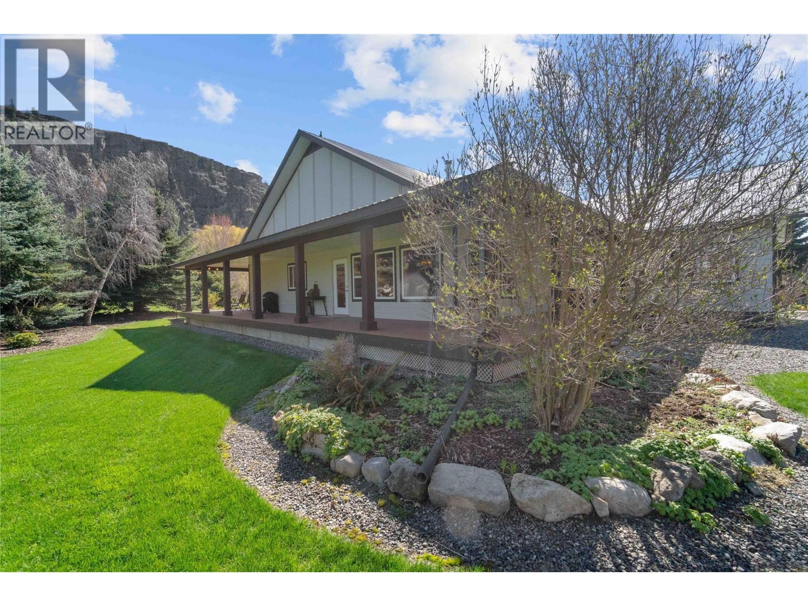 152 Salmon River Road. Salmon Arm, British Columbia