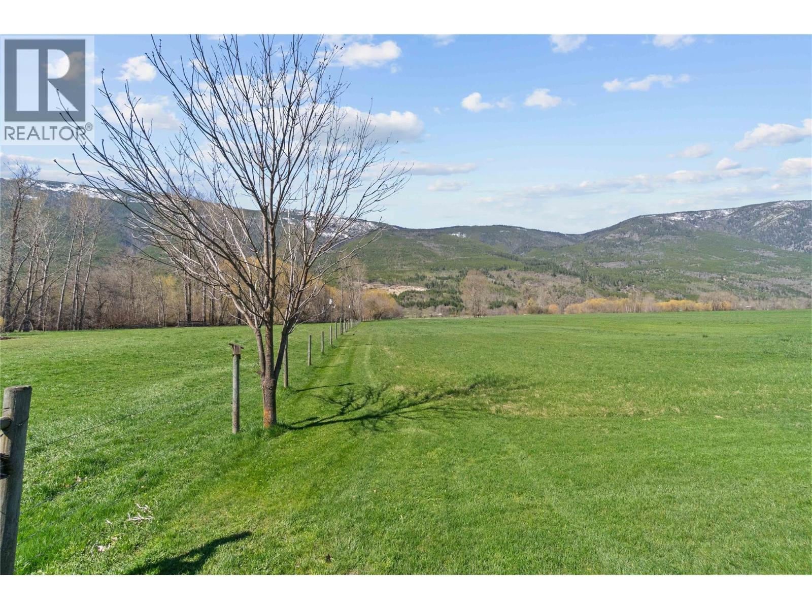 152 Salmon River Road. Salmon Arm, British Columbia