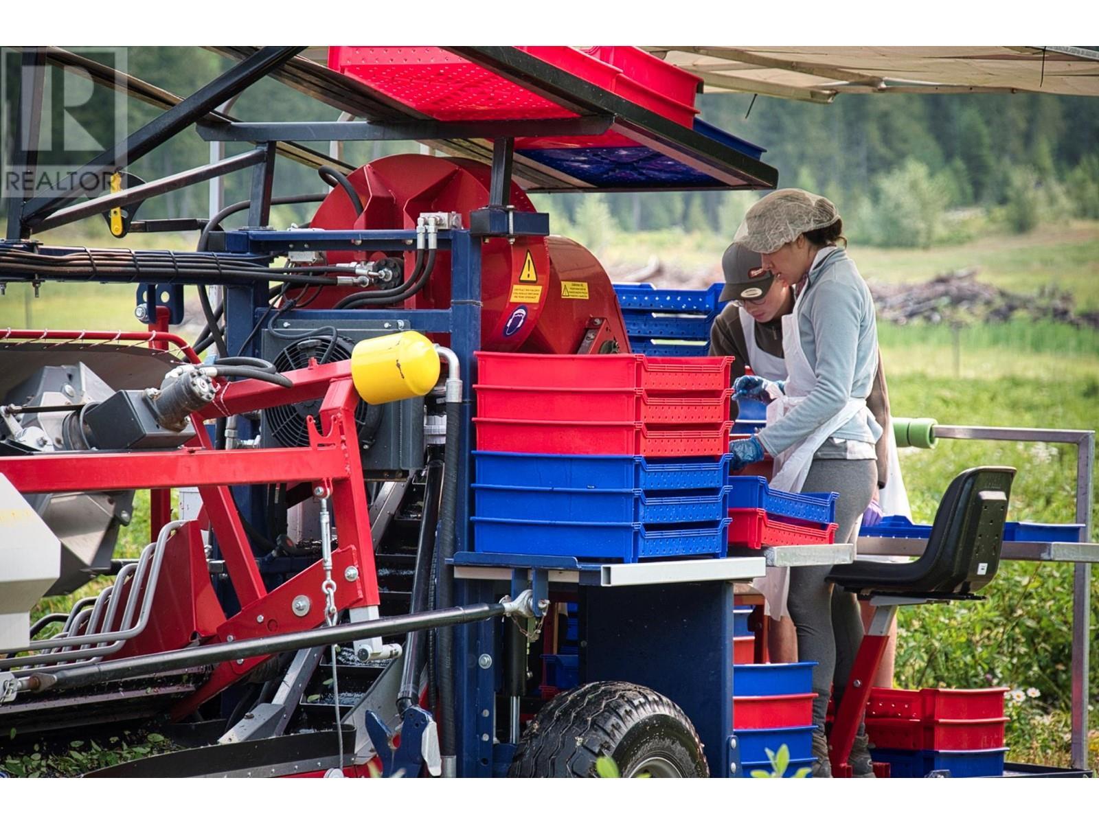 1238 Creighton Valley Road. Lumby, British Columbia