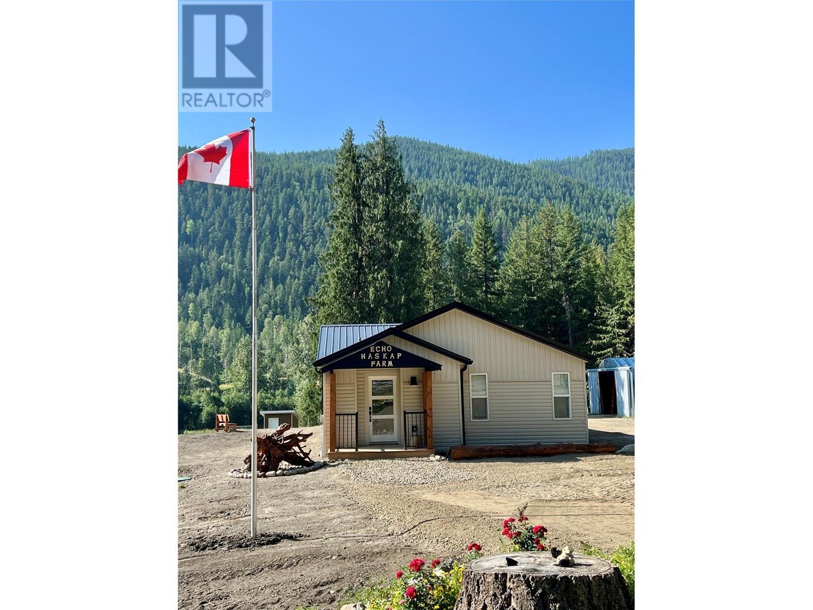 1238 Creighton Valley Road. Lumby, British Columbia