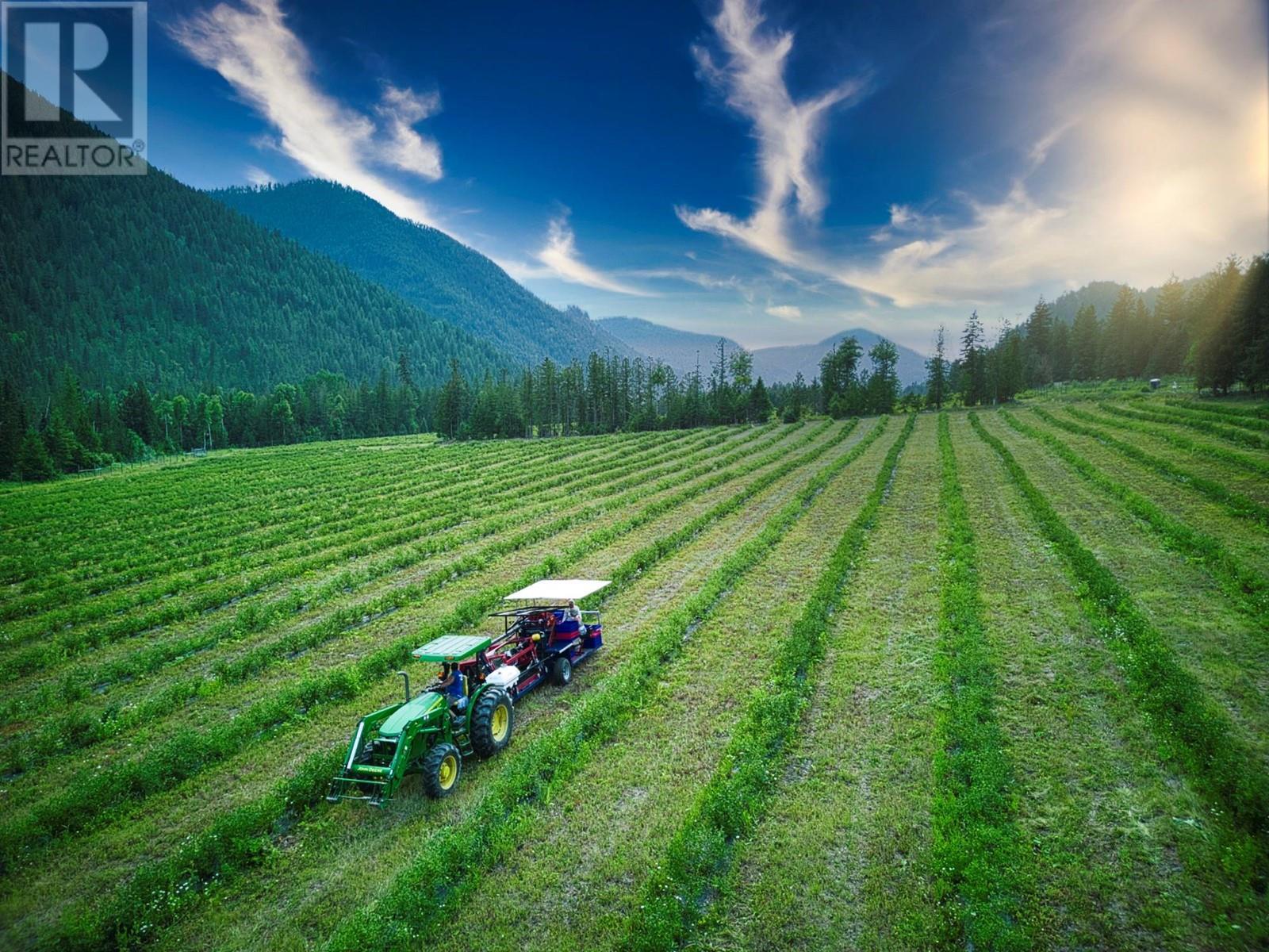 1238 Creighton Valley Road. Lumby, British Columbia