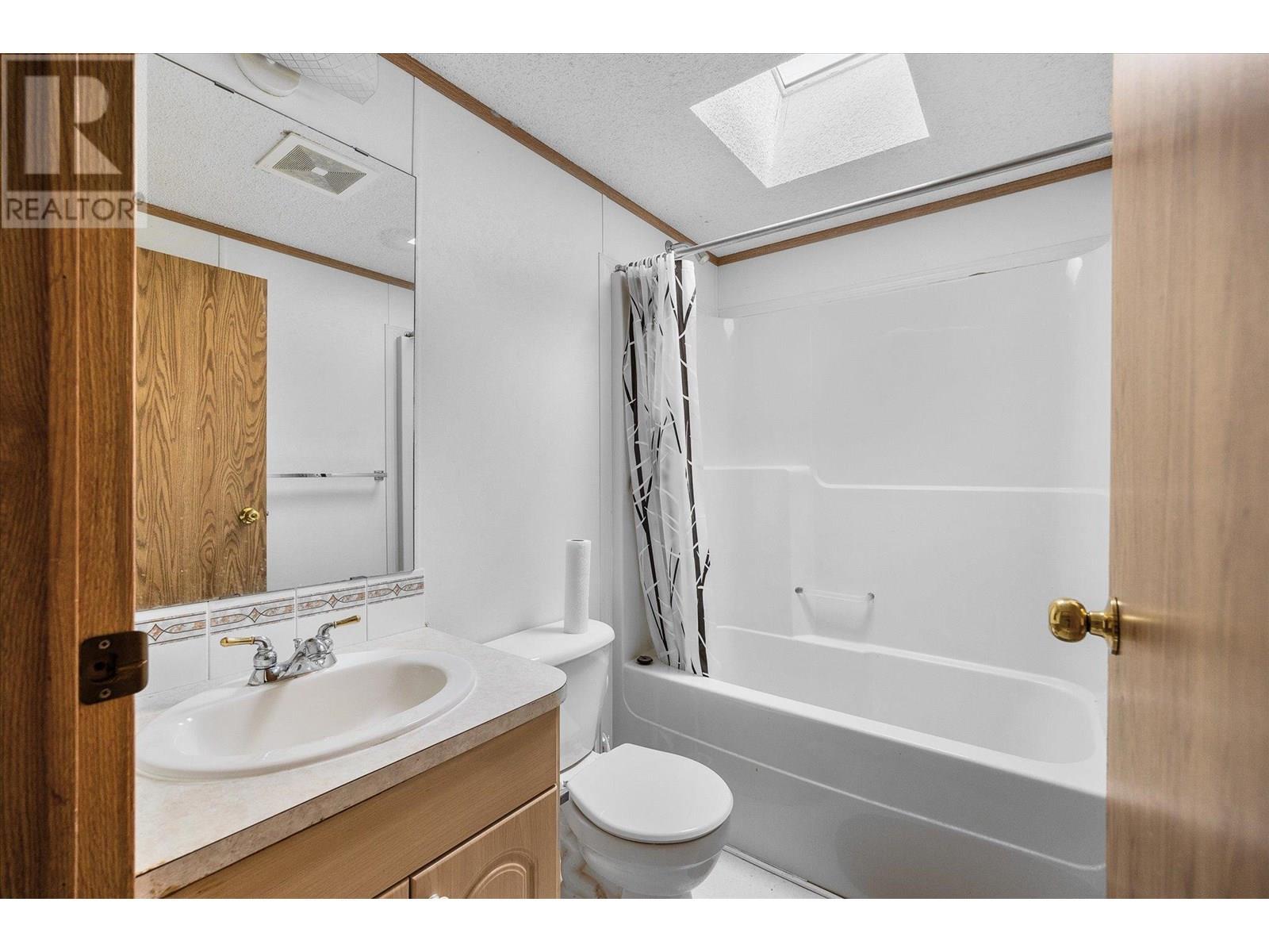 848 Webster Road. Kelowna, British Columbia