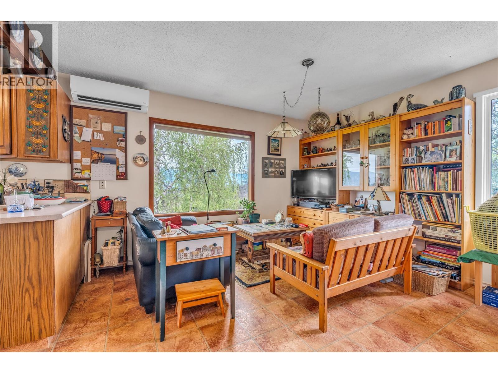 4206 Monro Avenue. Summerland, British Columbia