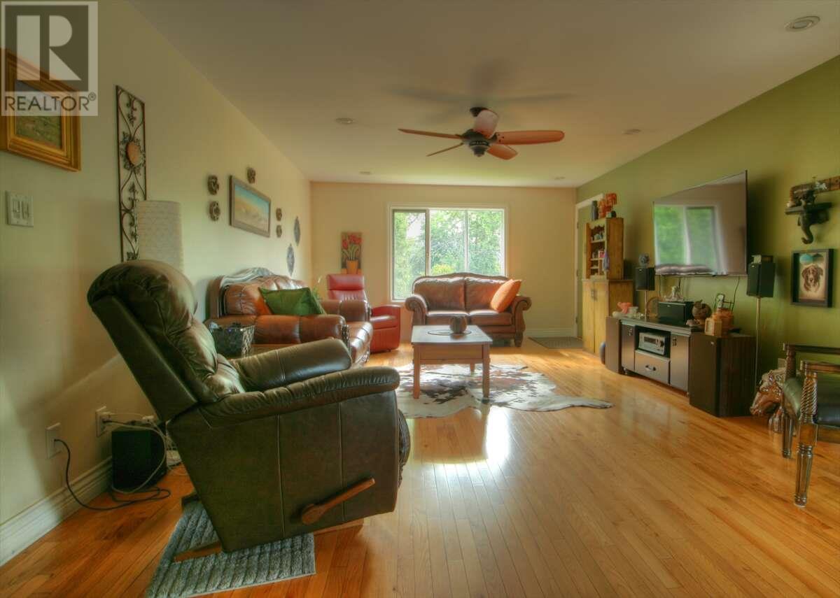 975 Mountview Road. Vernon, British Columbia