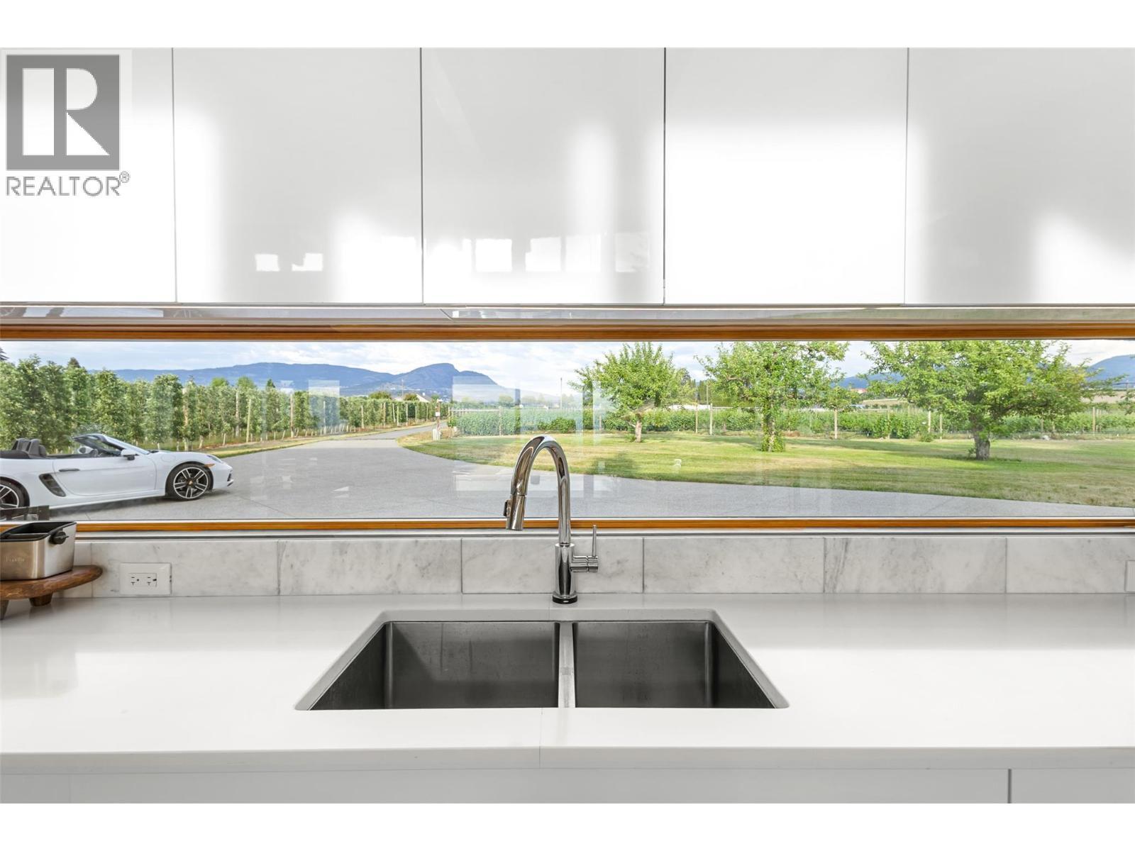 3194 Dunster Road. Kelowna, British Columbia