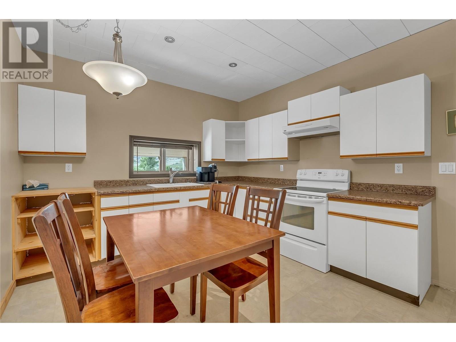 8705 Road 22 Road. Oliver, British Columbia