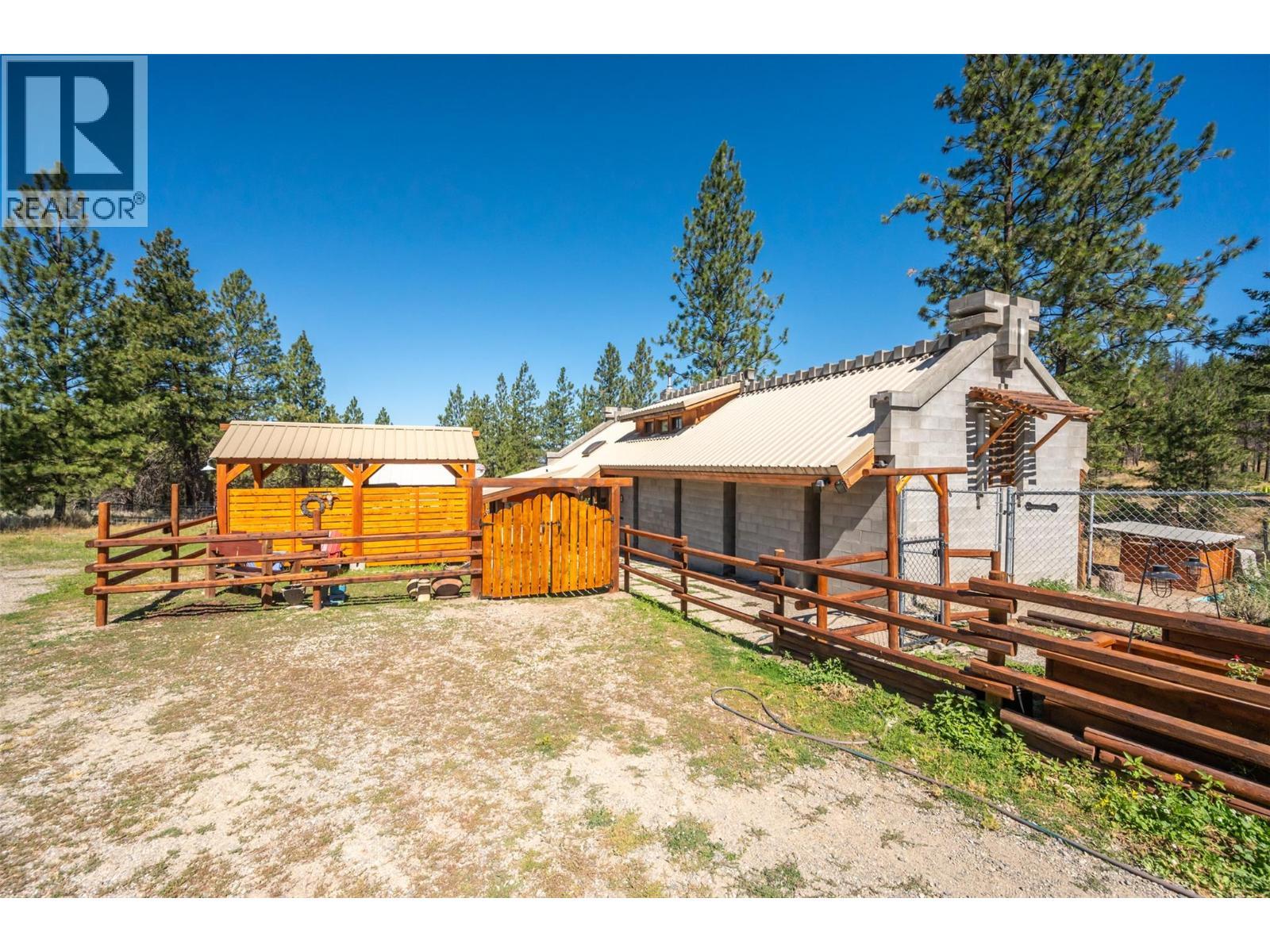 156 Porcupine Place. Oliver, British Columbia