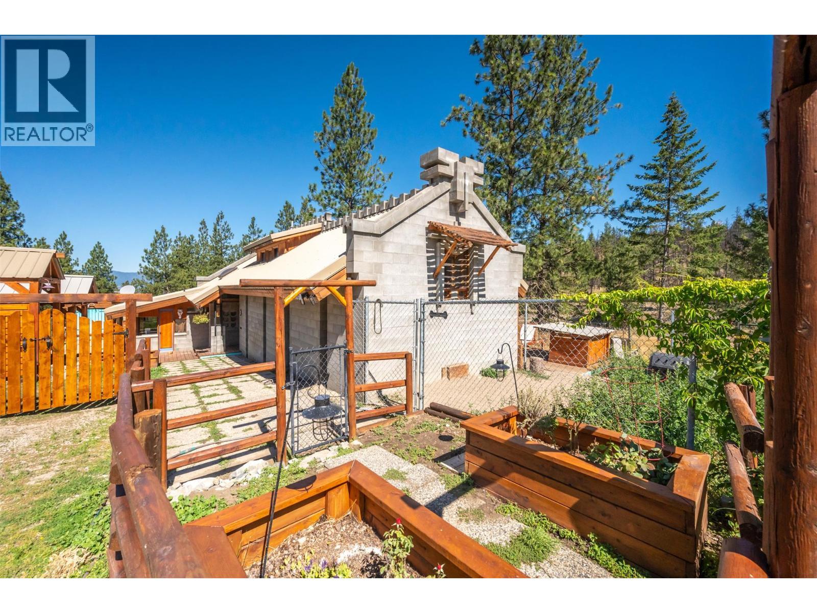 156 Porcupine Place. Oliver, British Columbia