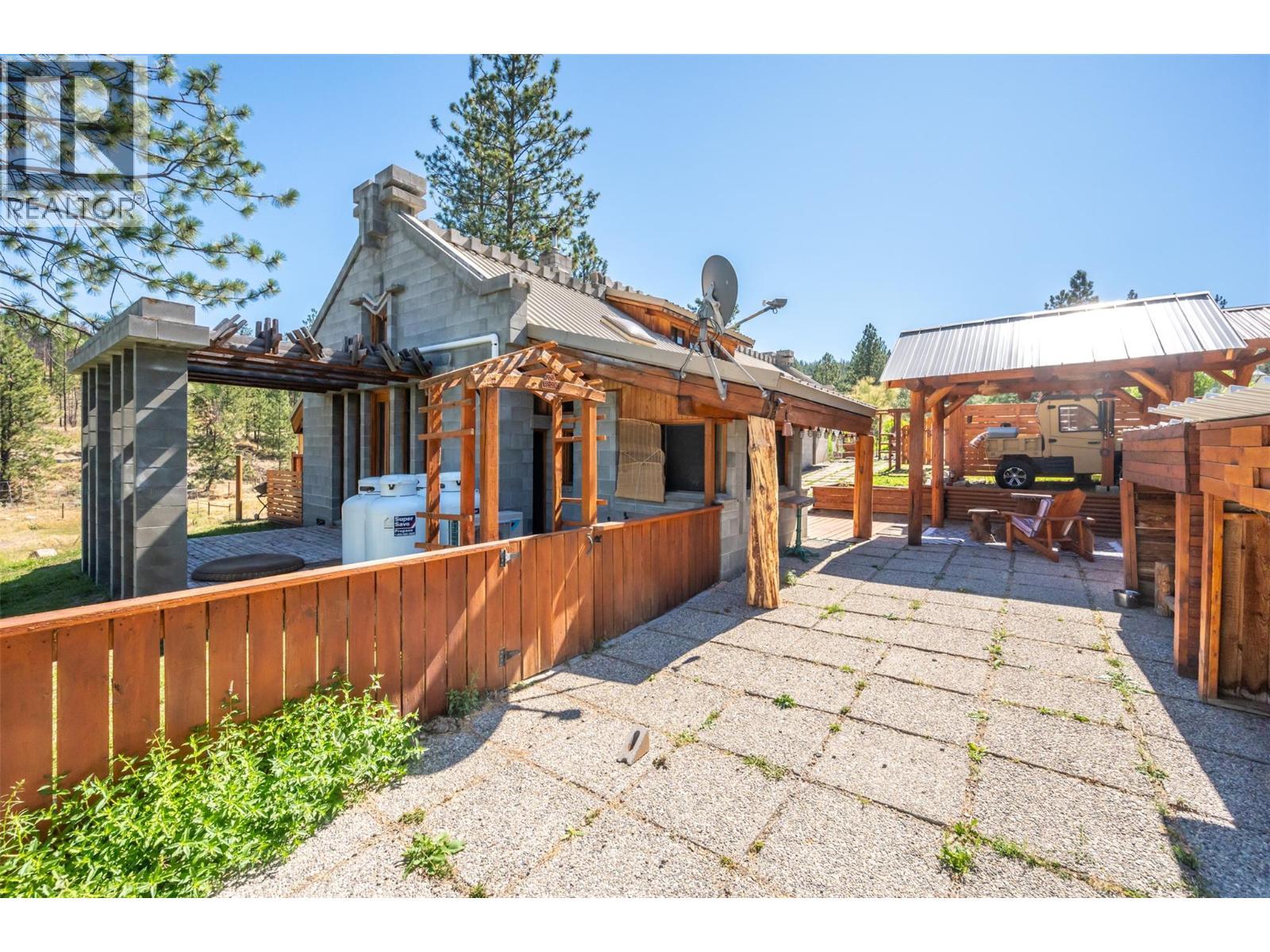 156 Porcupine Place. Oliver, British Columbia