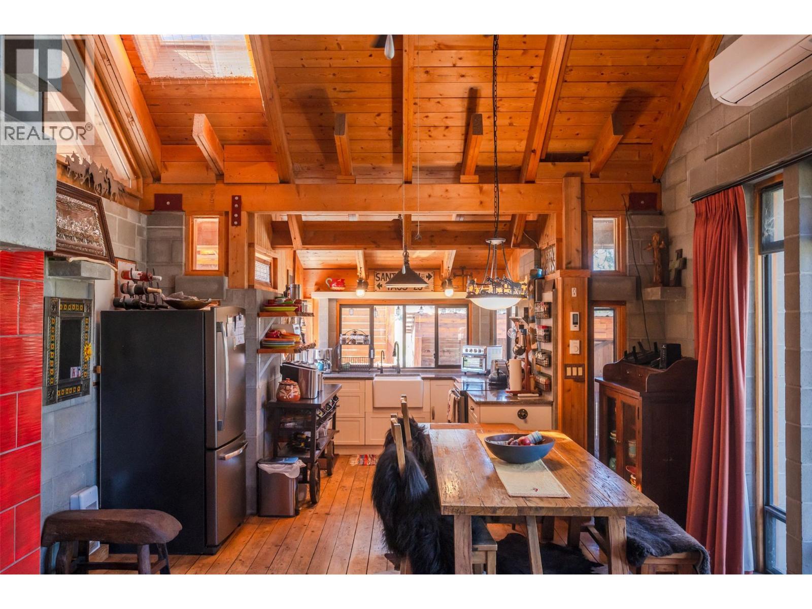 156 Porcupine Place. Oliver, British Columbia