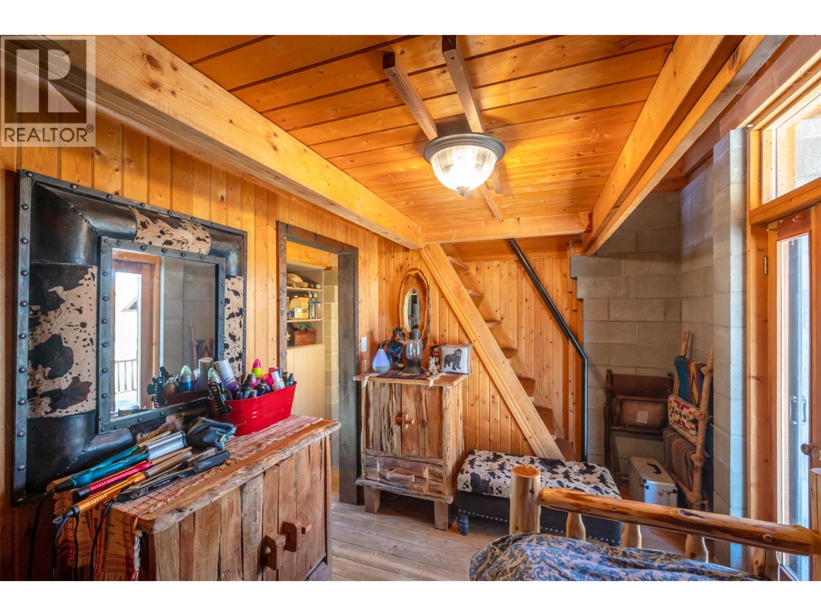 156 Porcupine Place. Oliver, British Columbia