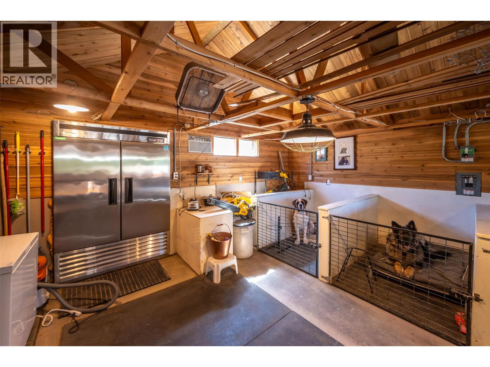 156 Porcupine Place. Oliver, British Columbia