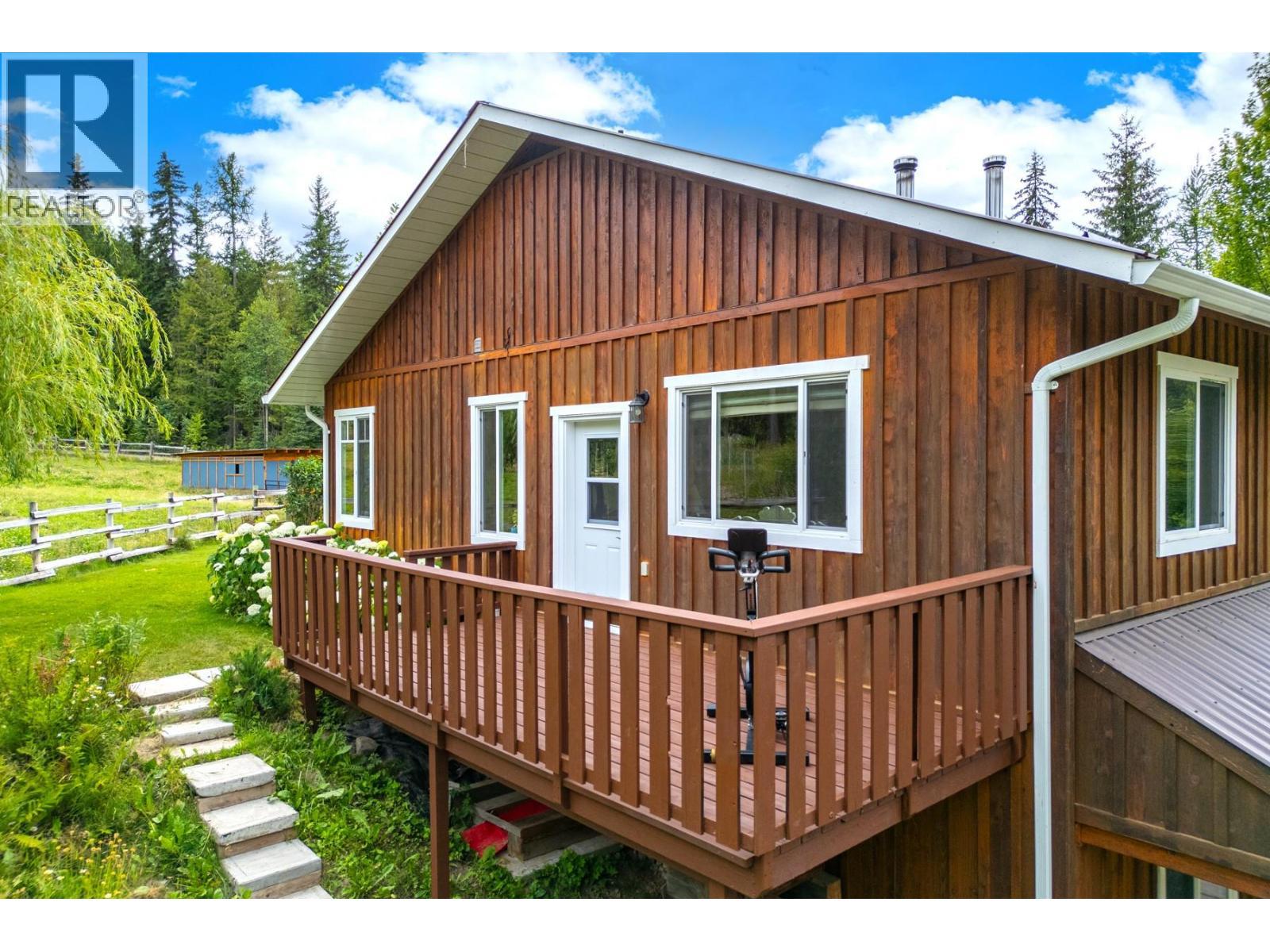 380 Richlands Road. Cherryville, British Columbia