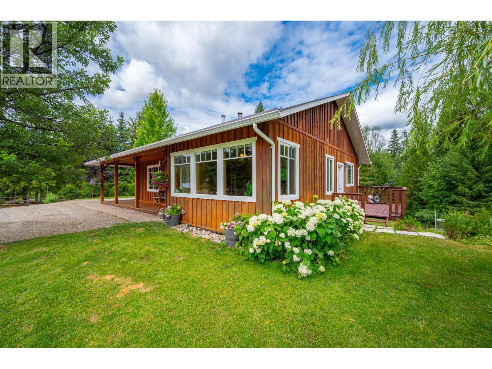 380 Richlands Road. Cherryville, British Columbia