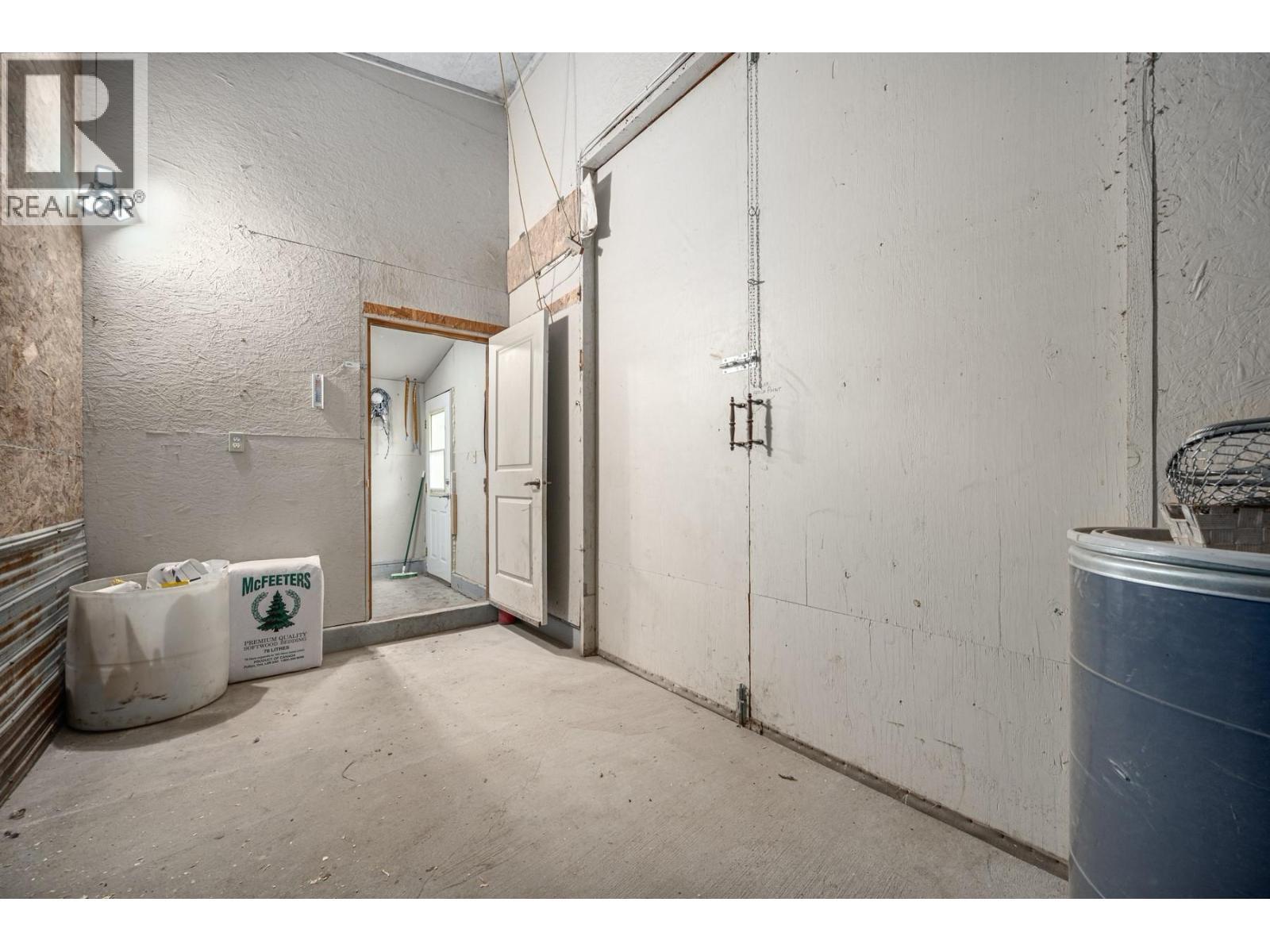 380 Richlands Road. Cherryville, British Columbia