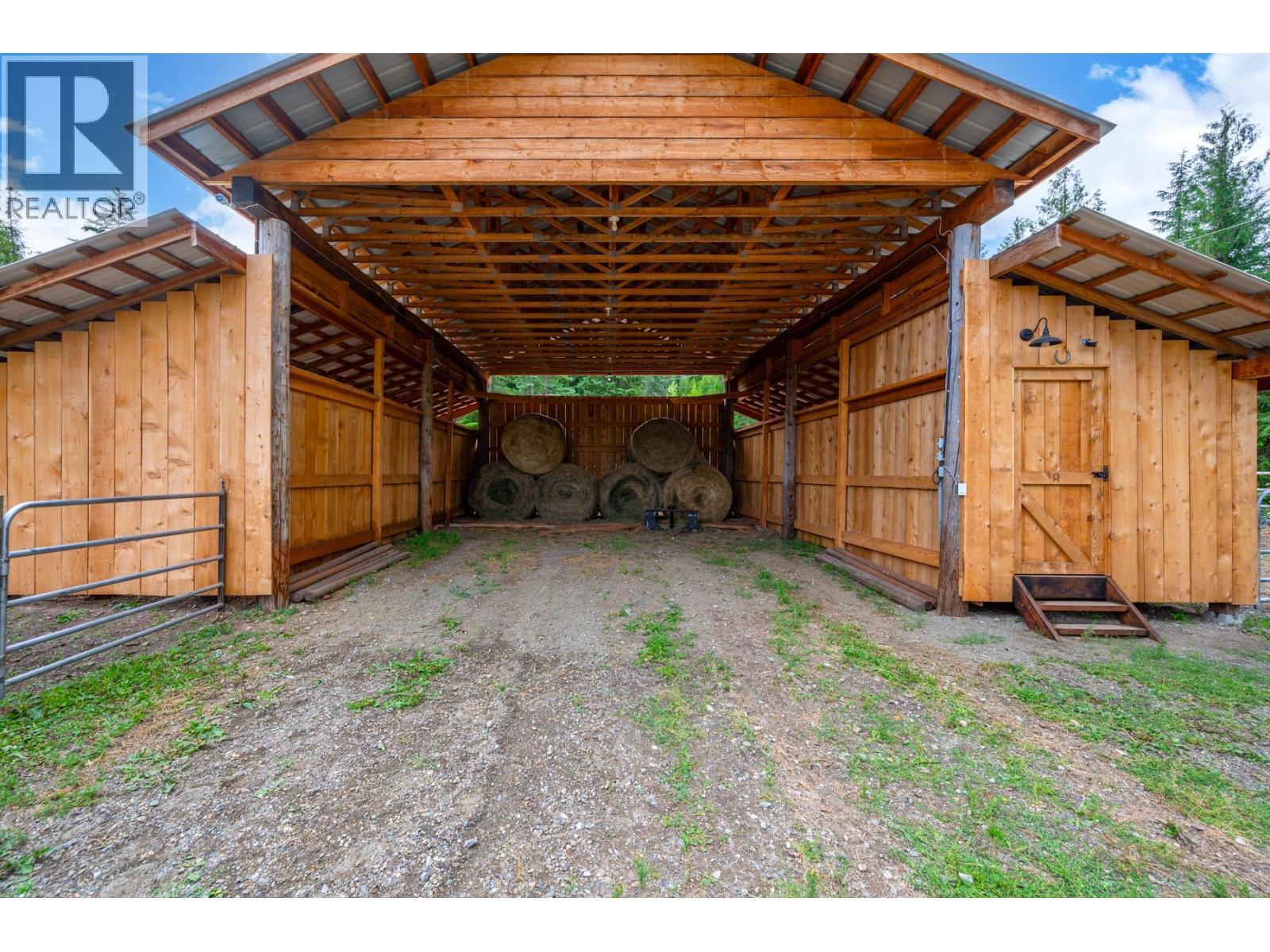 380 Richlands Road. Cherryville, British Columbia