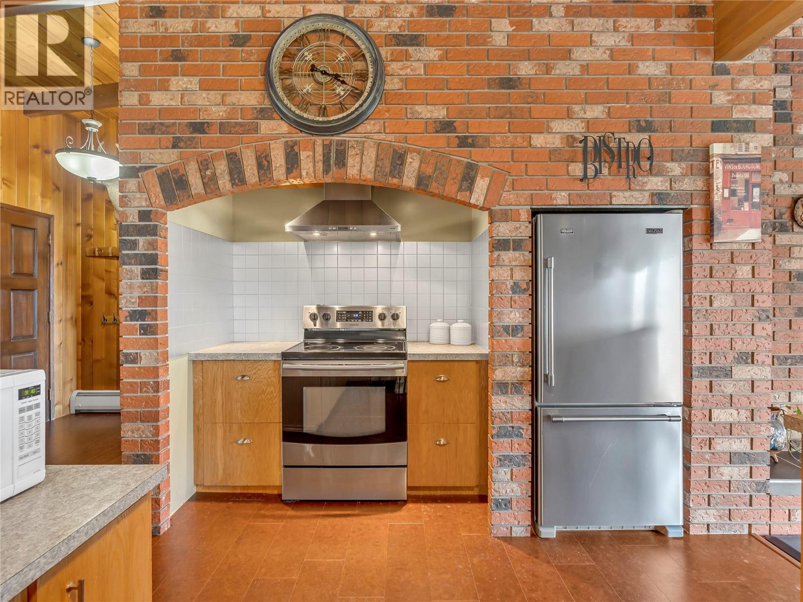 9402 Front Bench Road. Summerland, British Columbia