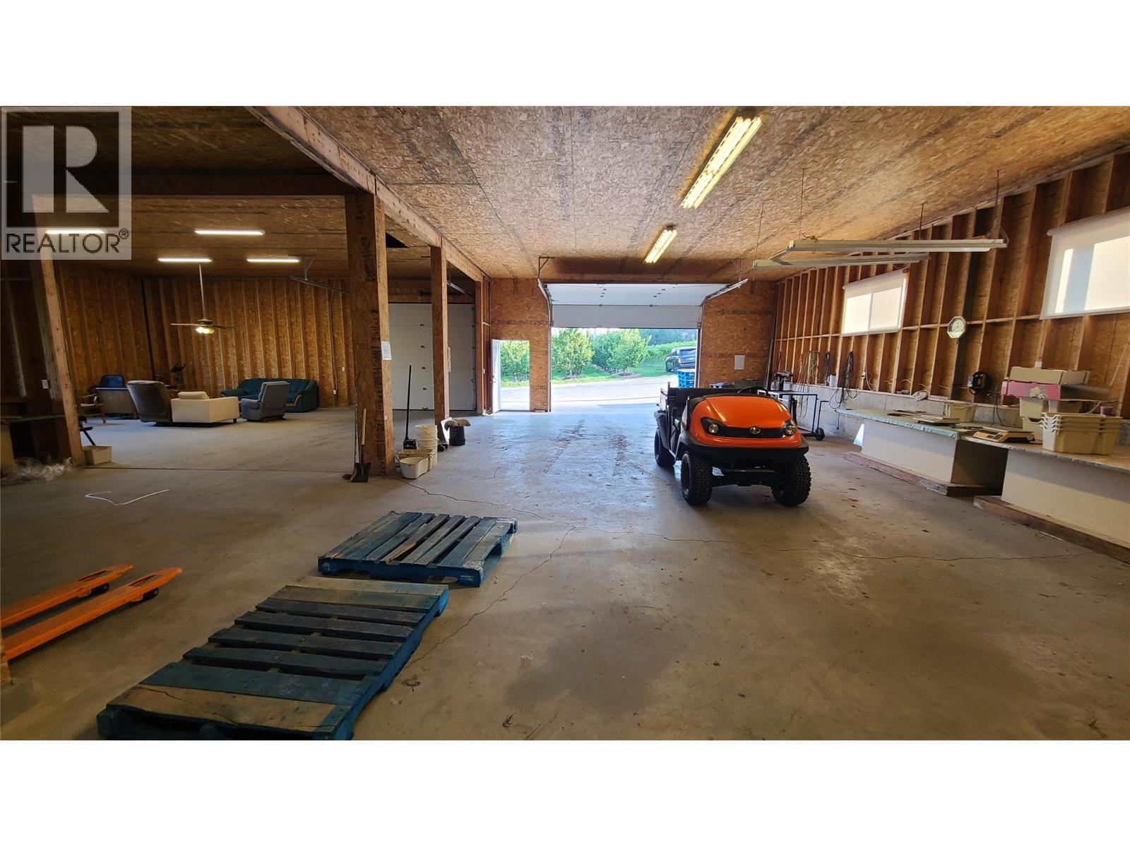 7298 97 Highway. Oliver, British Columbia